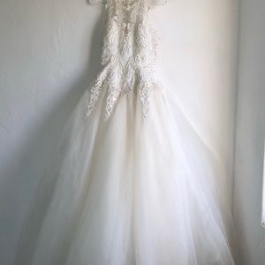 Gloria Vanderbilt vintage wedding dress